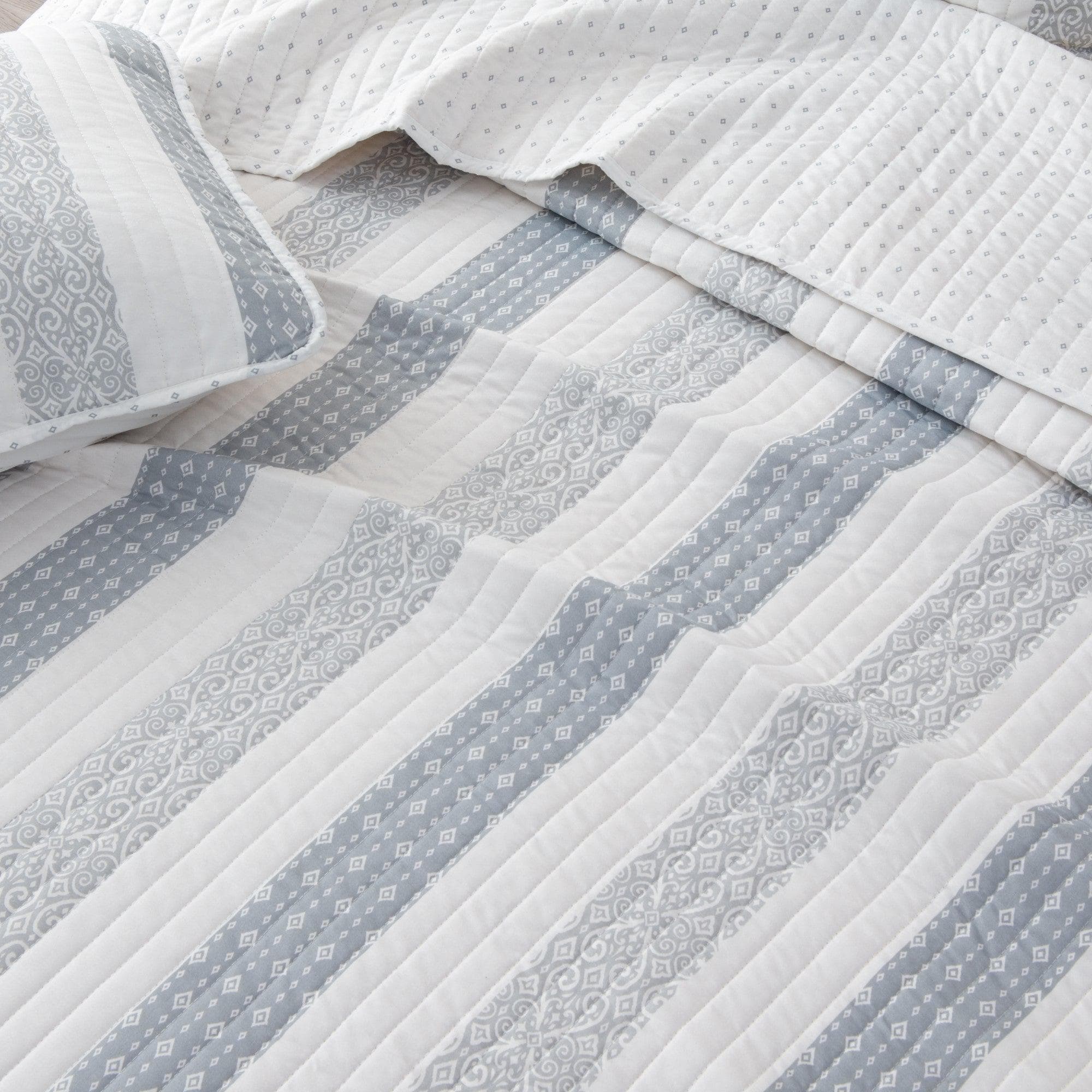 3-Piece Stripe Quilt - Adele Collection